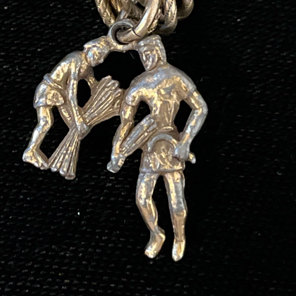 Vintage Coro Charm Bracelet With Ten Different Charms Pre Loved — image 3 of 8